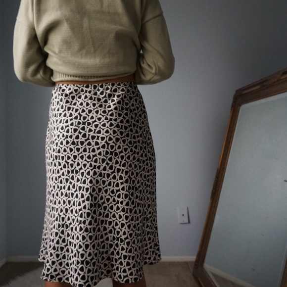 SOLD Vintage 100% Silk Midi Geometric Skirt 8P - Picture 4 of 6